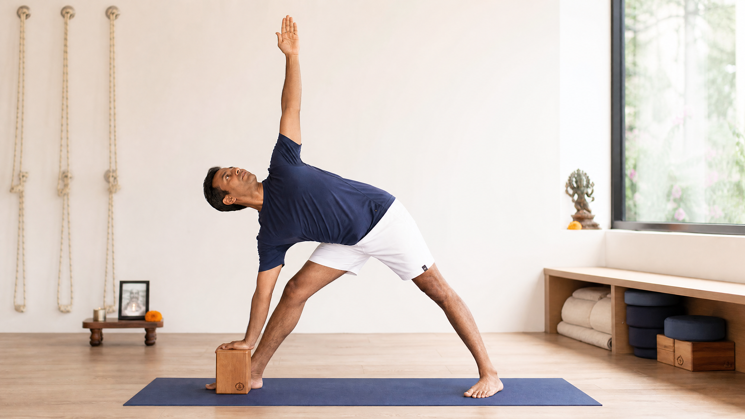Iyengar Yoga Trikonasana Pose